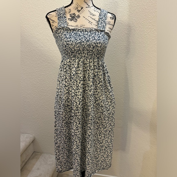 Old Navy Dresses & Skirts - Old Navy Flower Summer Dress S
